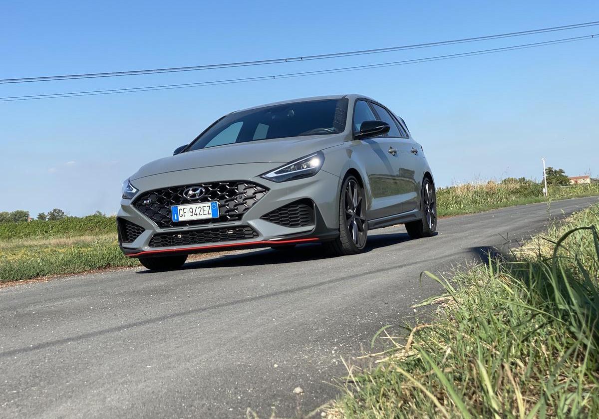 Foto Hyundai I30 N DCT Performance 2022 Posteriore Patentati