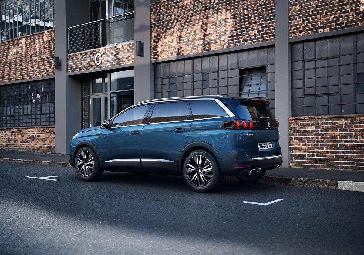 Peugeot 5008 La Grande Suv Ordinabile In Italia Patentati