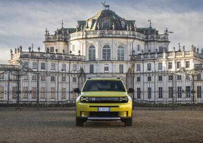 Fiat Grande Panda, la prova su strada della baby SUV ibrida