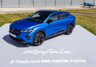 Renault Rafale E-Tech 4x4 da 300 CV: prezzo e caratteristiche