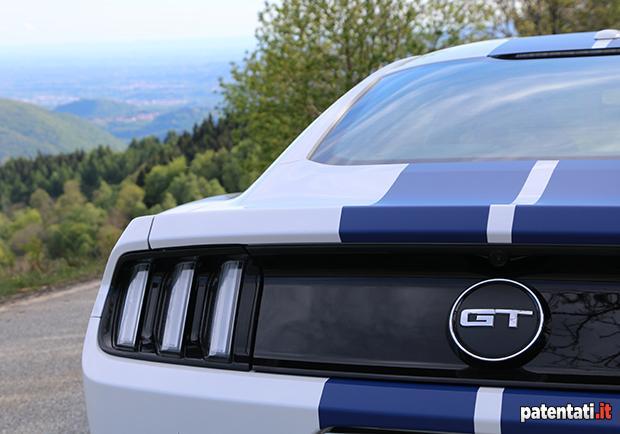 Foto Ford Mustang 5.0 V8 GT badge GT - Patentati