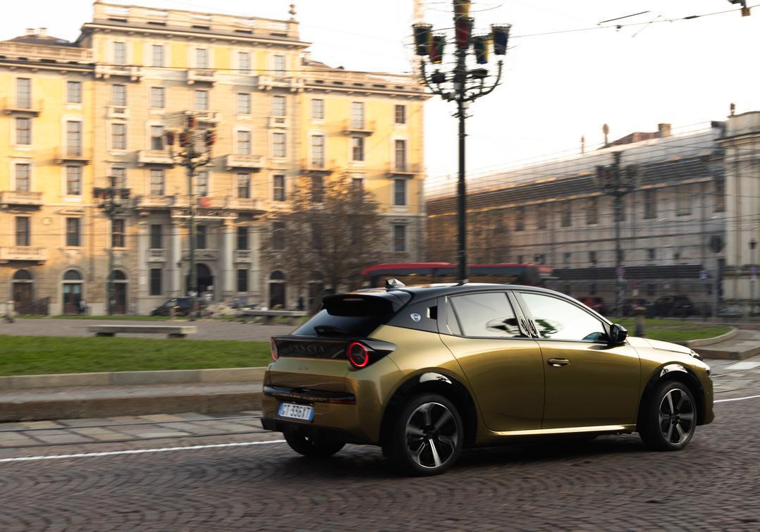 Nuova Lancia Ypsilon 2024 26