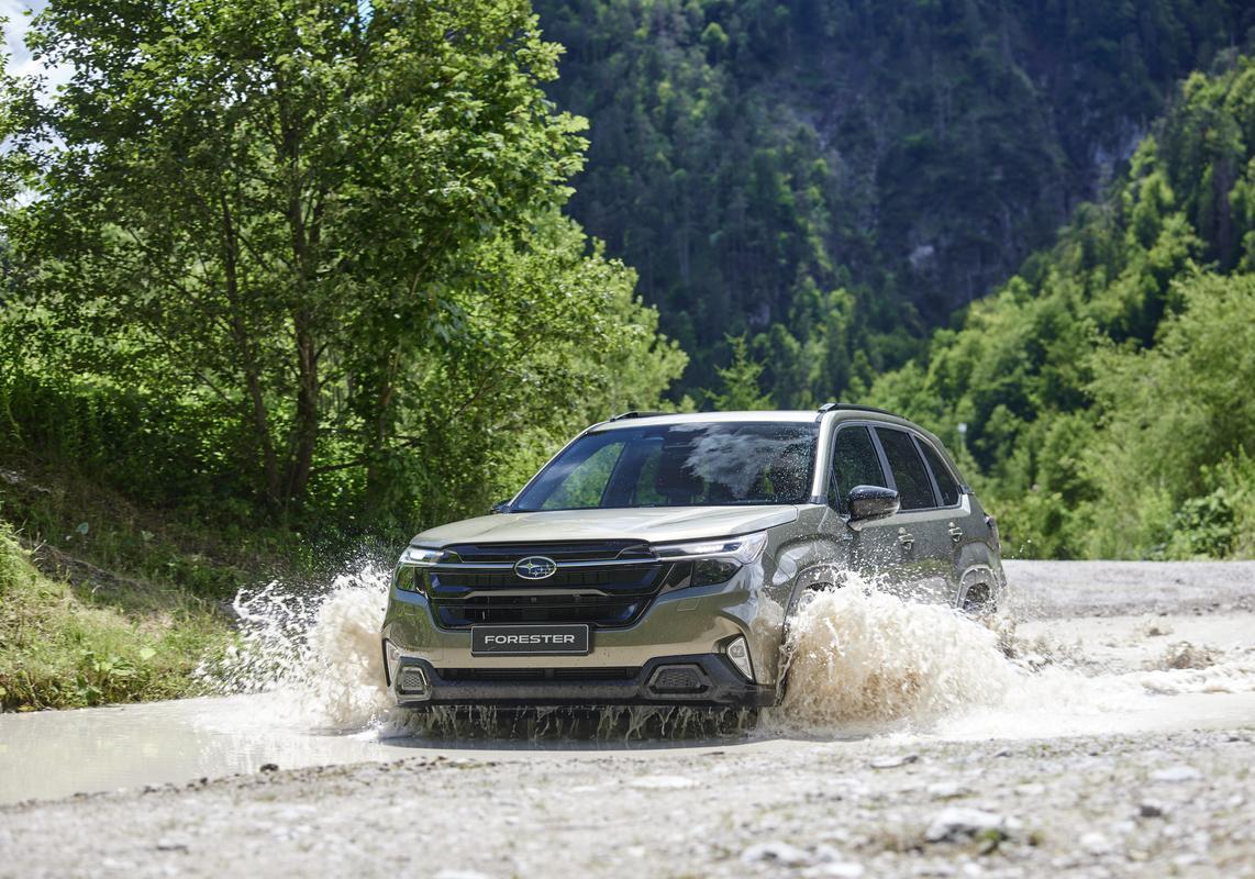 Subaru Forester e-Boxer 2025 guado