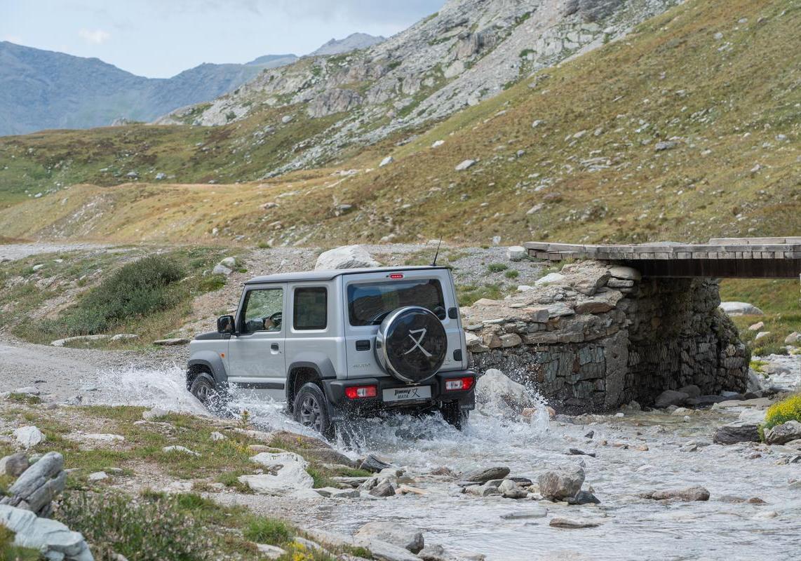 Suzuki Jimny Mata 4