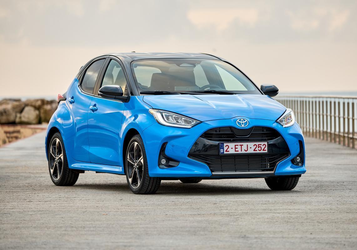 Toyota Yaris Hybrid 130 CV immagine