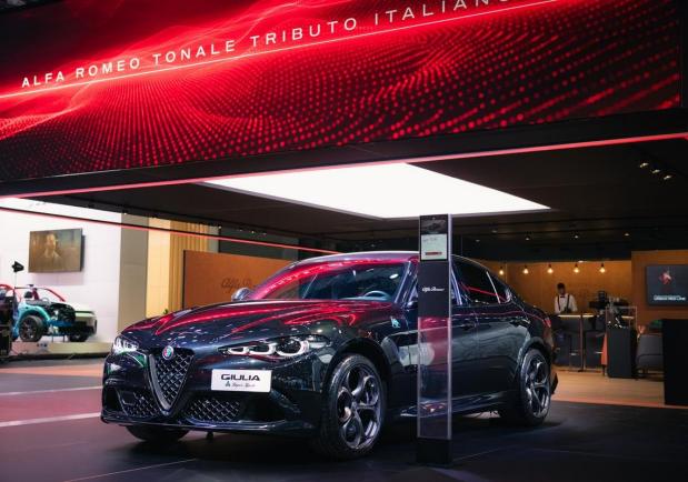 Foto Alfa Romeo Anteprime Parigi Patentati