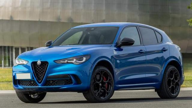 Alfa Romeo Stelvio Quadrifoglio anteriore