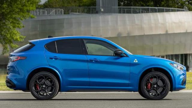 Alfa Romeo Stelvio Quadrifoglio profilo