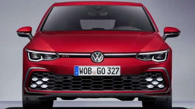 Volkswagen Golf GTI rossa