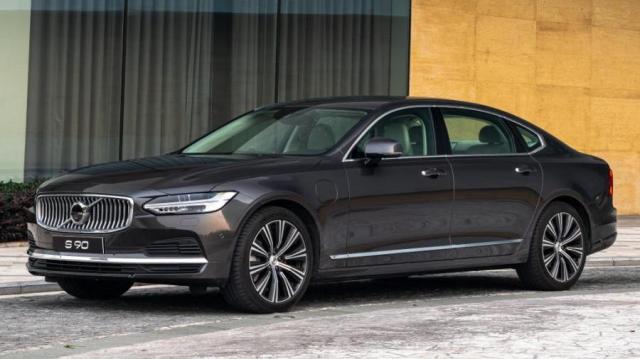 Volvo S90 Recharge profilo